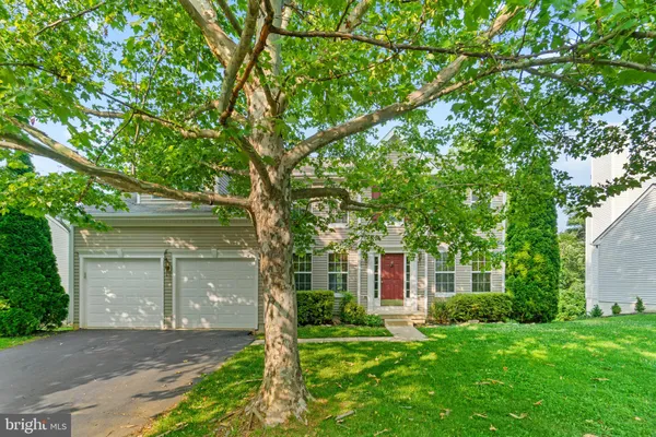 $785,000 | 17538 Falls Place, Round Hill, VA 20141