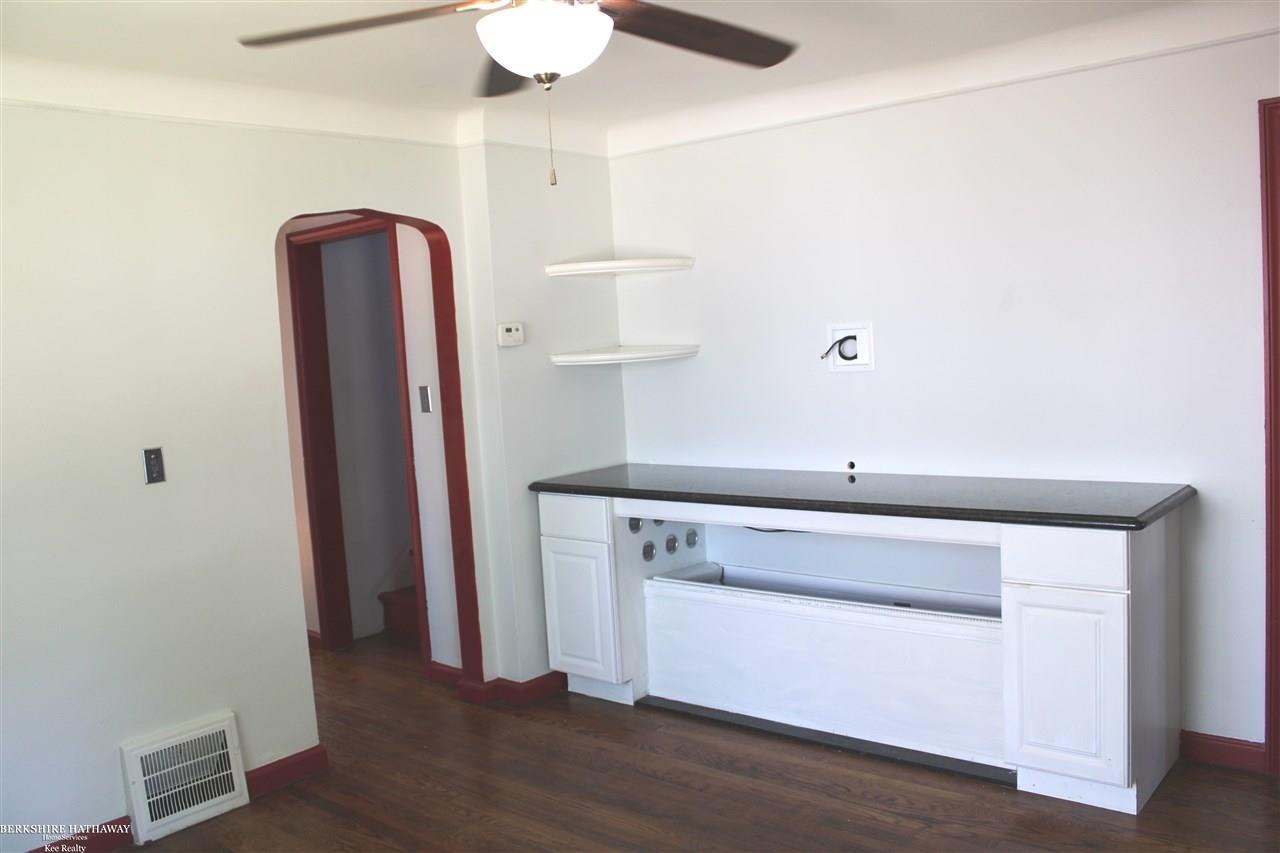 23120 Rausch Avenue Eastpointe, MI 48021 - Photo 9 of 28