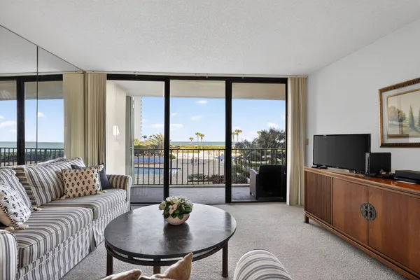 $575,000 | 100 Ocean Trail Way, Unit 204, Jupiter, FL 33477