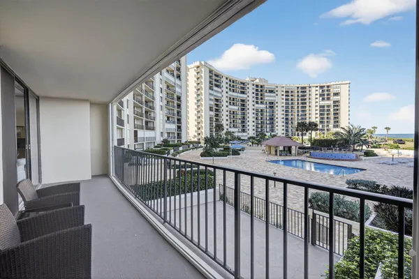 $575,000 | 100 Ocean Trail Way, Unit 204, Jupiter, FL 33477