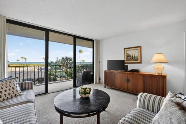 $575,000 | 100 Ocean Trail Way, Unit 204, Jupiter, FL 33477