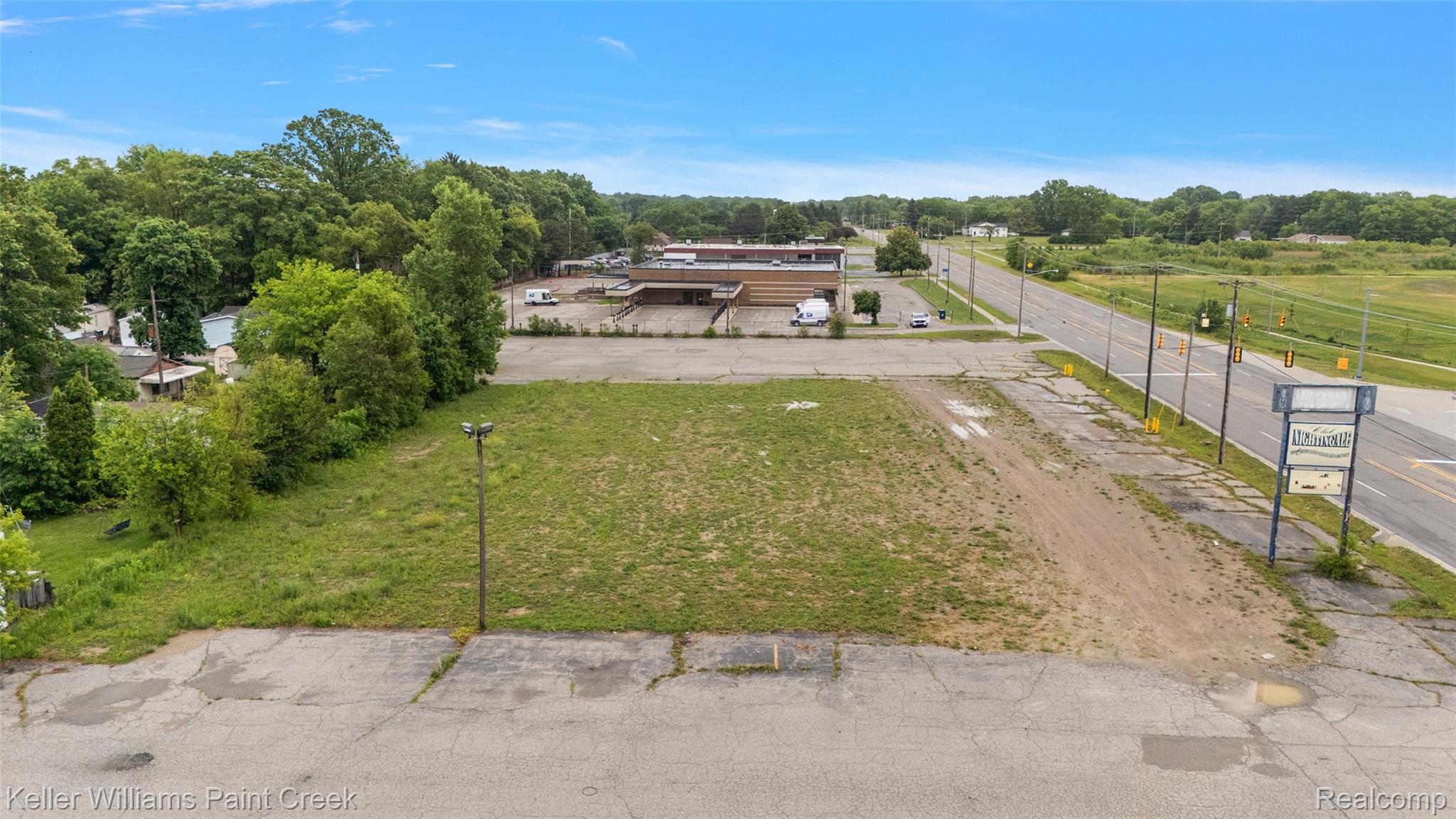 4403 Davison Road Burton, MI 48509 - Photo 8 of 27 08-4403 Davison Rd-8.jpg