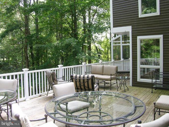 732 Springvale Road Great Falls, VA 22066 - Photo 23 of 30 Deck