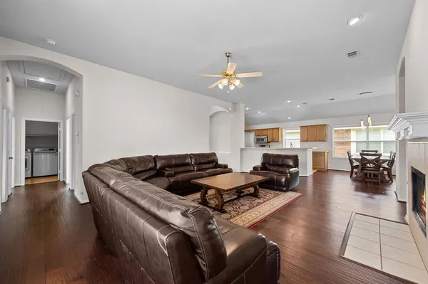 $2,850 | 3205 Hamlett Lane, Garland, TX 75043