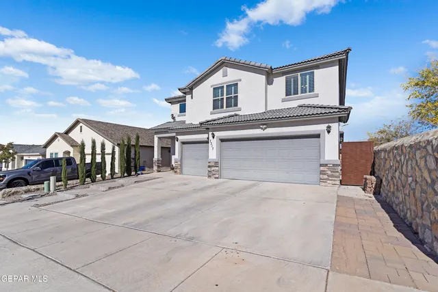 a view of house and outdoor space