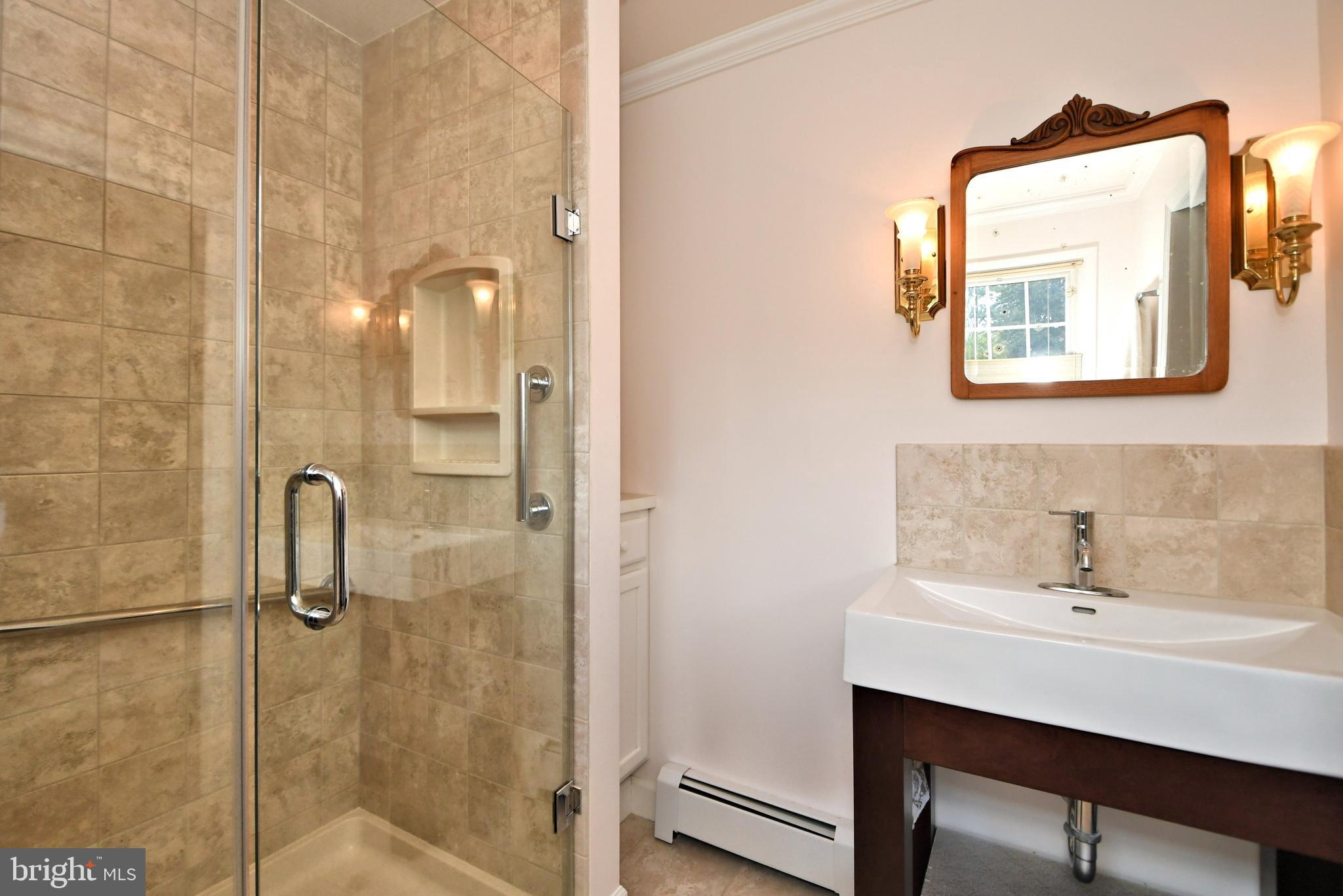 335 Powderhorn Road Fort Washington, PA 19034 - Photo 21 of 41 Primary bath