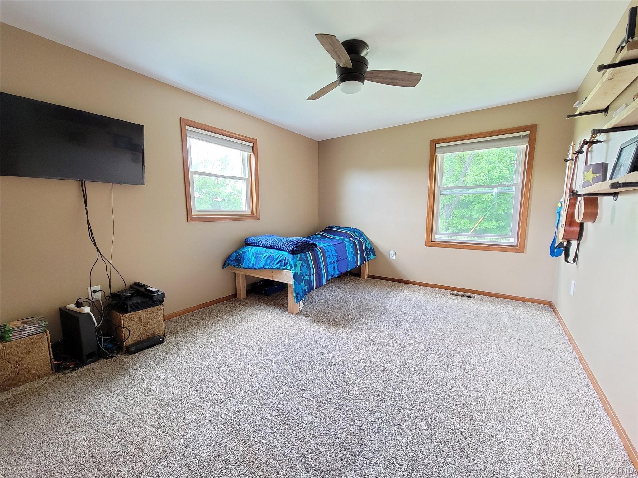 6200 Pingree Road Howell, MI 48843 - Photo 10 of 22 10Bedroom.jpg