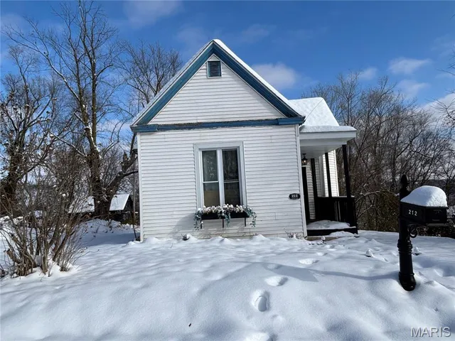 $30,000 | 212 Division Street, Hannibal, MO 63401