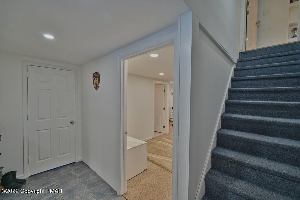 428 Big Oak Road Canadensis, PA 18325 - Photo 42 of 54 Tiled Foyer