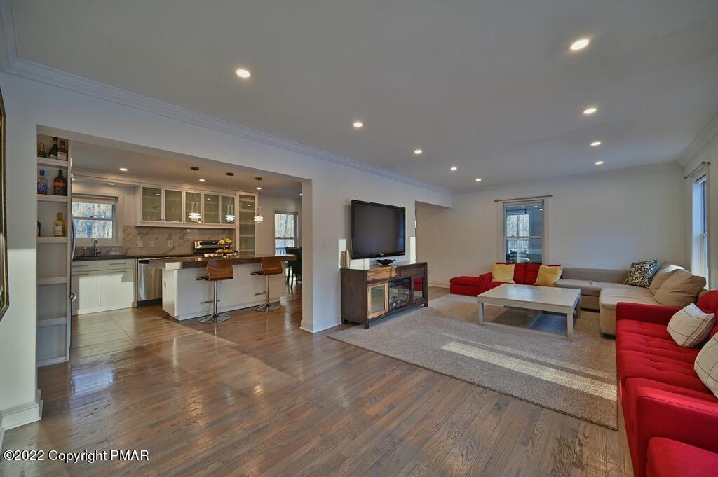 428 Big Oak Road Canadensis, PA 18325 - Photo 5 of 54 Oak Floors