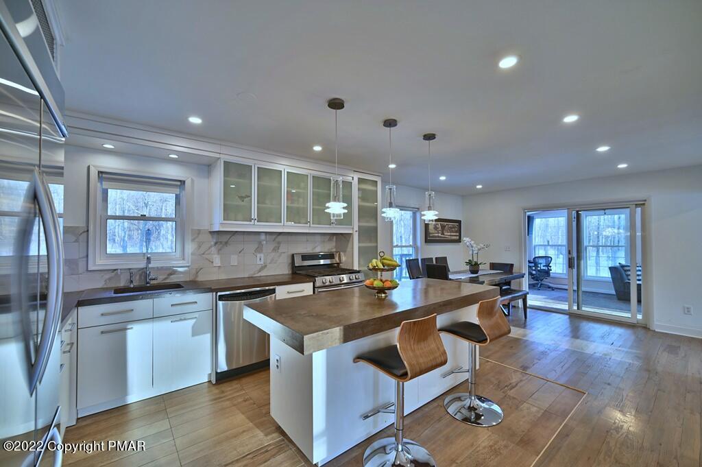 428 Big Oak Road Canadensis, PA 18325 - Photo 8 of 54 Updated Kitchen