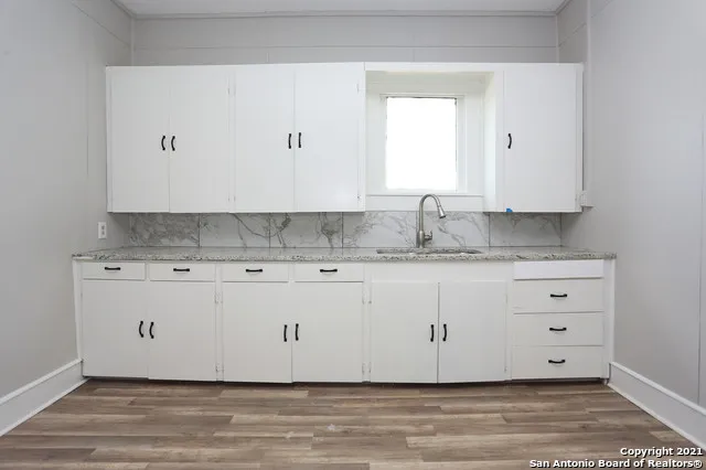 $1,525 | 804 Cantrell Avenue, Jourdanton, TX 78026