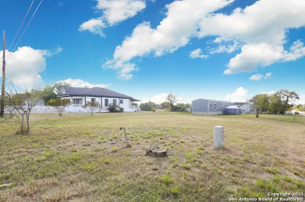 $1,450 | 804 Cantrell Avenue, Jourdanton, TX 78026