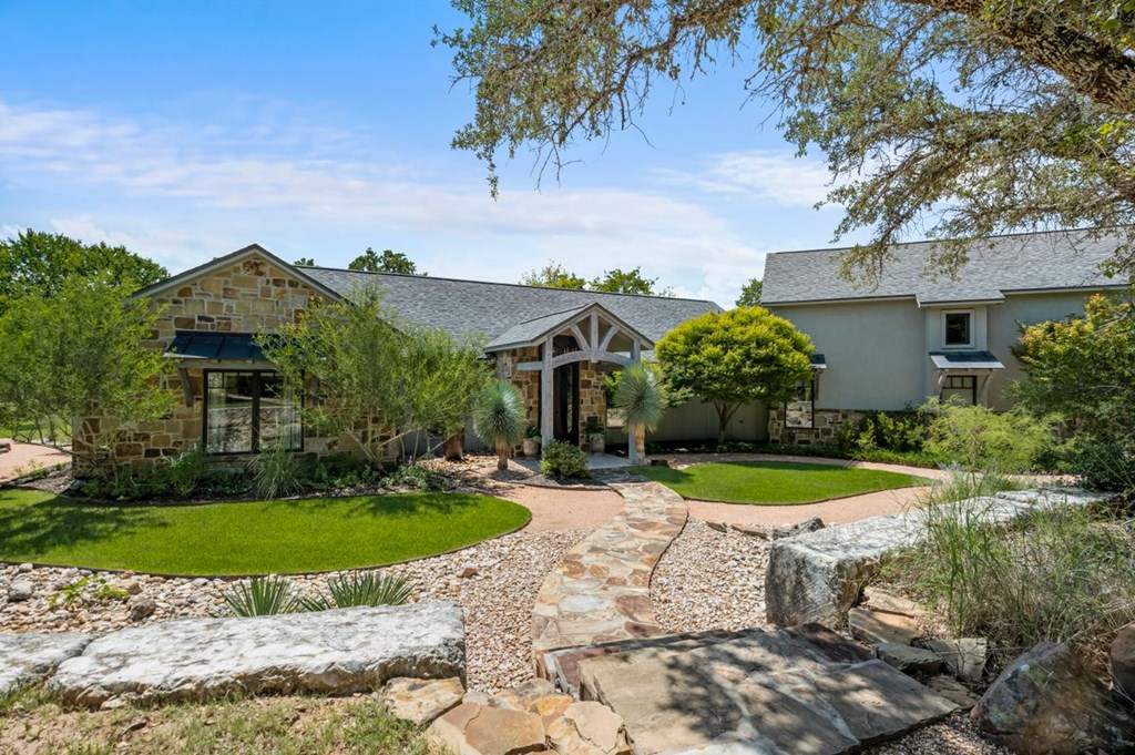 1267 Funf Kinder Road Fredericksburg, TX 78624 - Photo 4 of 92 Gallery Image 4