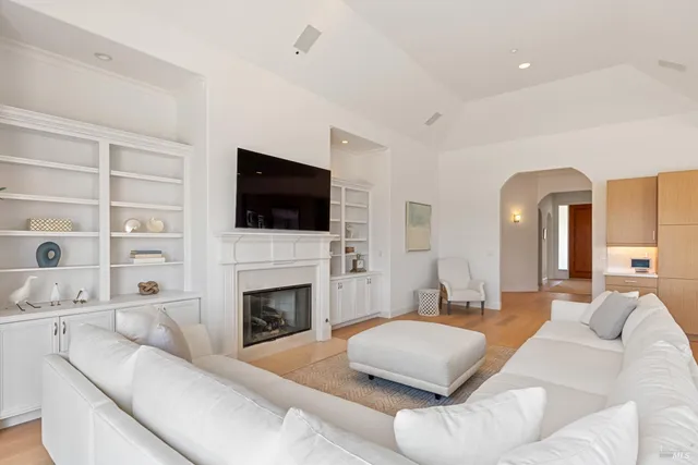 $3,877,000 | 220 Jamaica Street, Tiburon, CA 94920