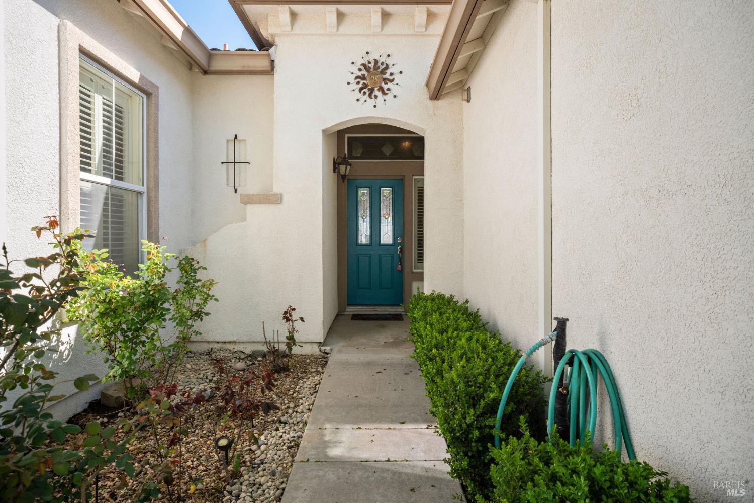 210 Magnolia Drive Rio Vista, CA 94571 - Photo 2 of 69 lovely walkway to front door