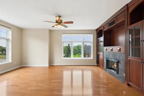 $499,000 | 405 Village Green South, Unit 304, Lincolnshire, IL 60069