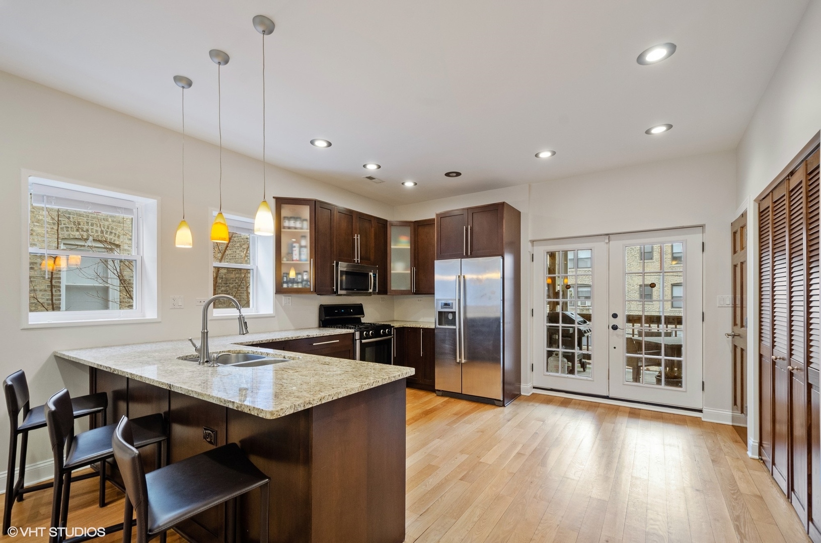 6967 North Sheridan Road, Unit 2 Chicago, IL 60626 - Photo 12 of 26 Gallery Image 12