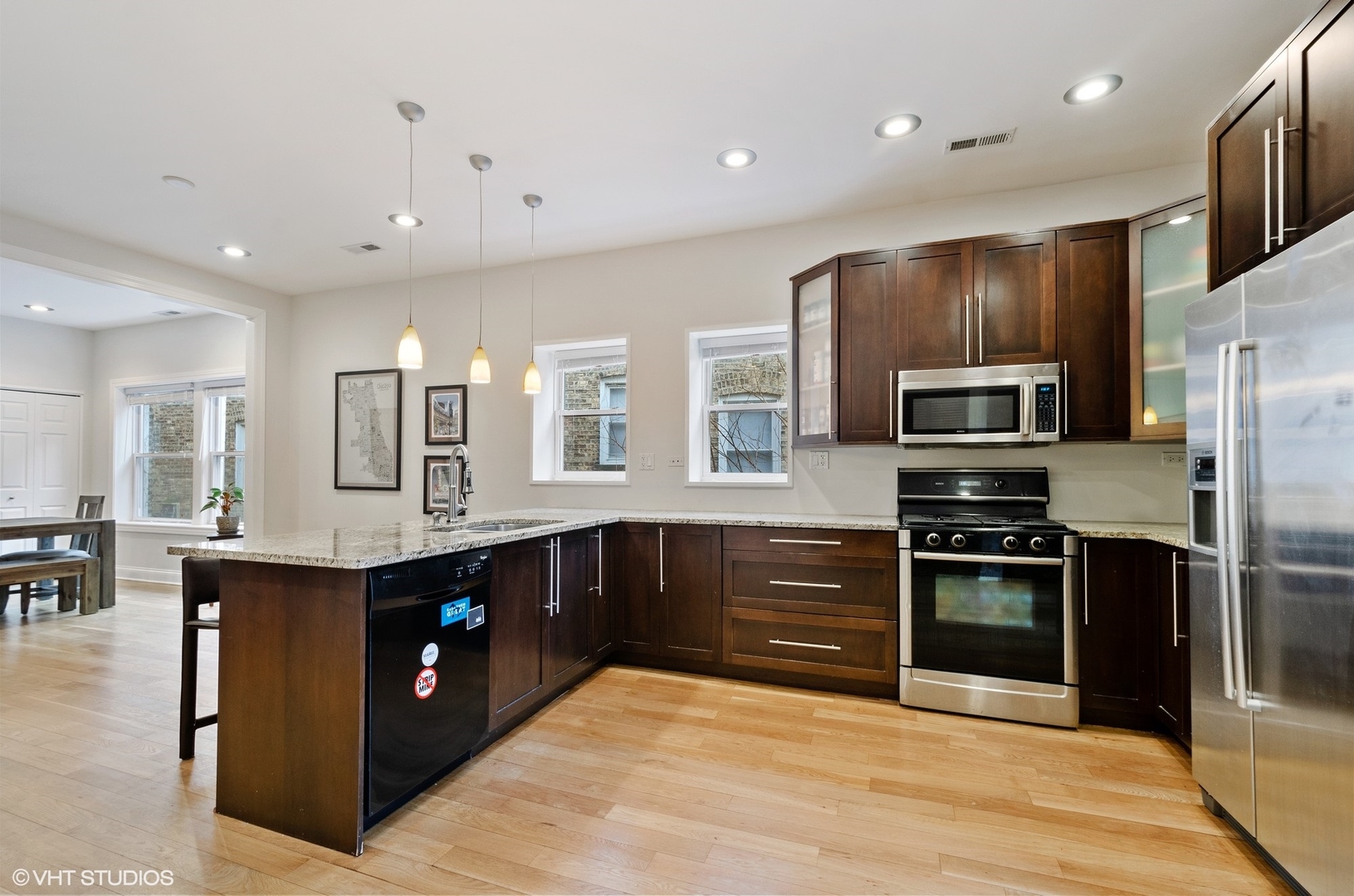 6967 North Sheridan Road, Unit 2 Chicago, IL 60626 - Photo 13 of 26 Gallery Image 13