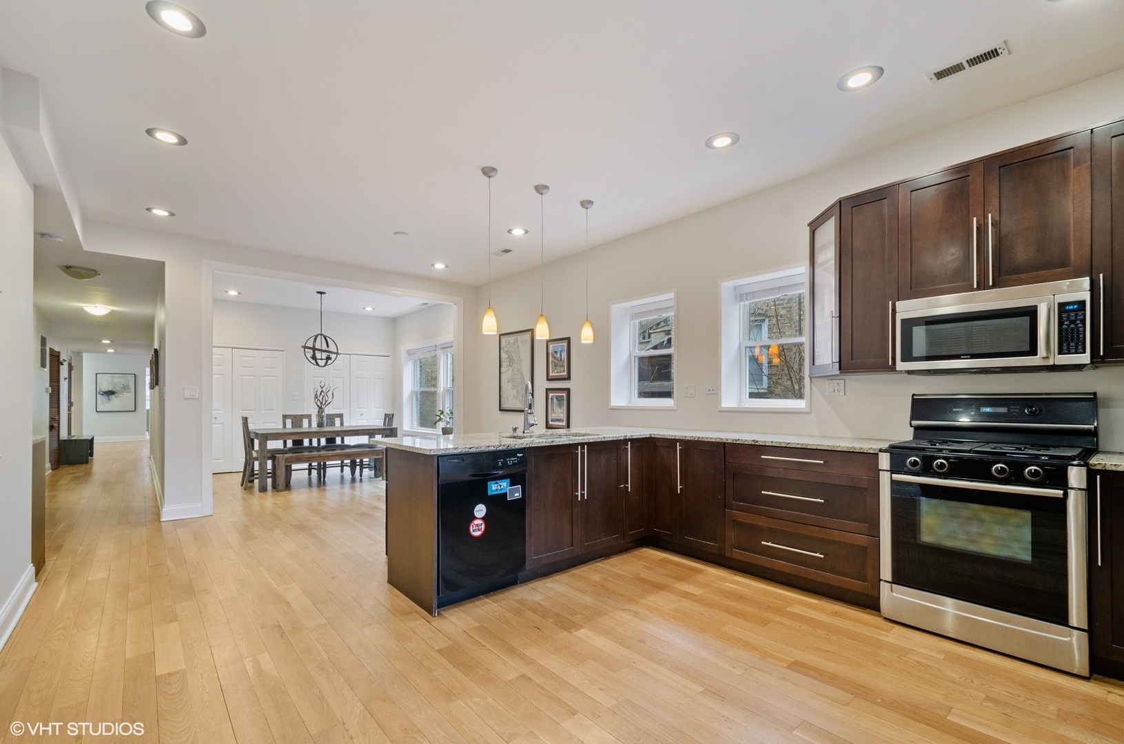 6967 North Sheridan Road, Unit 2 Chicago, IL 60626 - Photo 14 of 26 Gallery Image 14