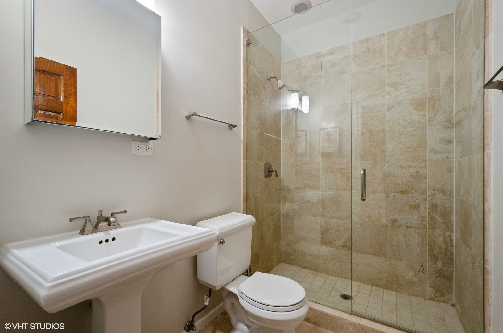 6967 North Sheridan Road, Unit 2 Chicago, IL 60626 - Photo 23 of 26 Gallery Image 23