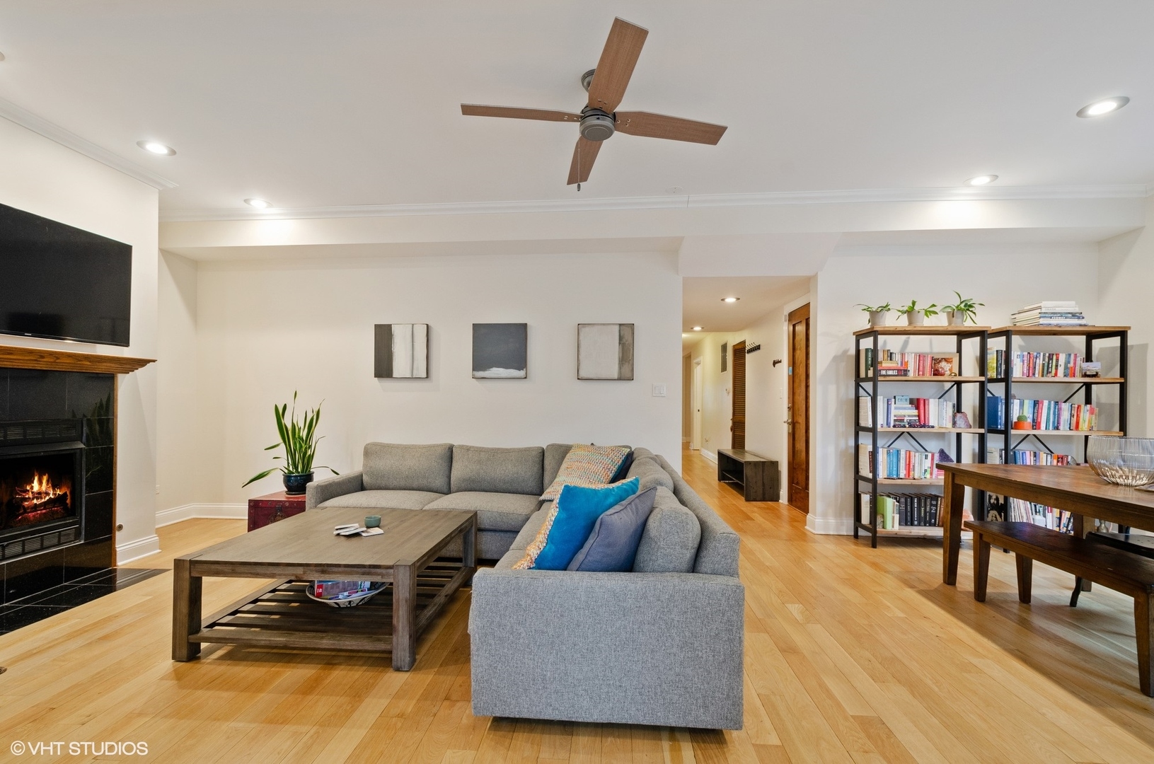 6967 North Sheridan Road, Unit 2 Chicago, IL 60626 - Photo 5 of 26 Gallery Image 5