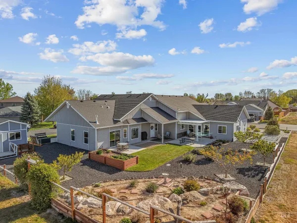 $675,000 | 930 Applewood Drive, Buhl, ID 83316