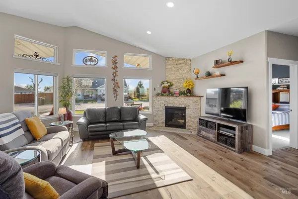 $675,000 | 930 Applewood Drive, Buhl, ID 83316