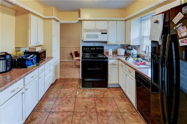 $245,000 | 12718 Oakland Avenue, Grandview, MO 64030