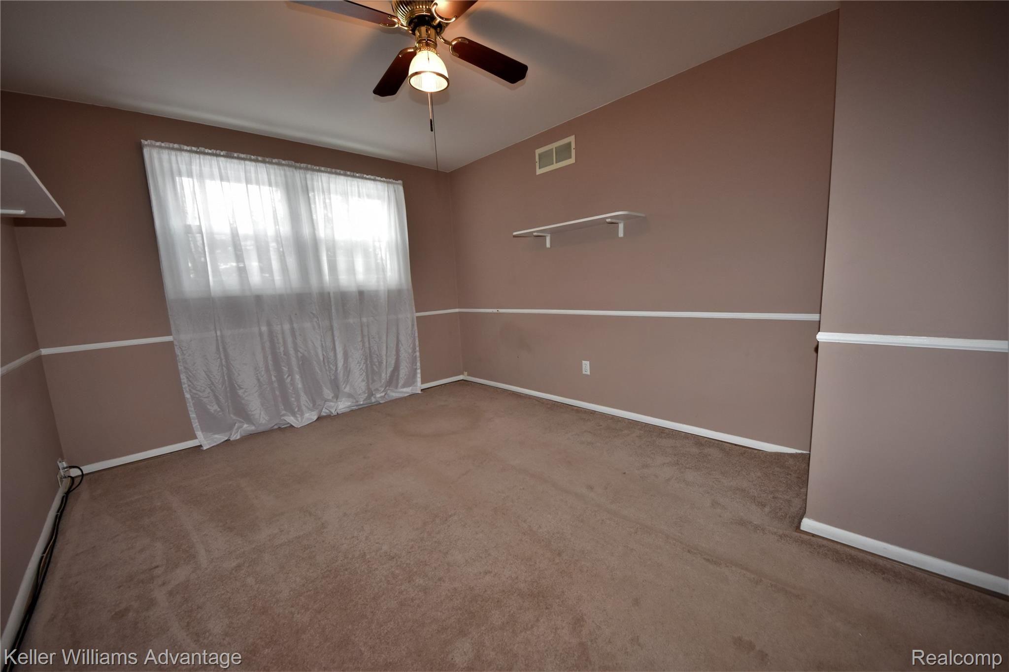26137 Middlebelt Road Farmington, MI 48334 - Photo 9 of 21 DSC_8490.JPG
