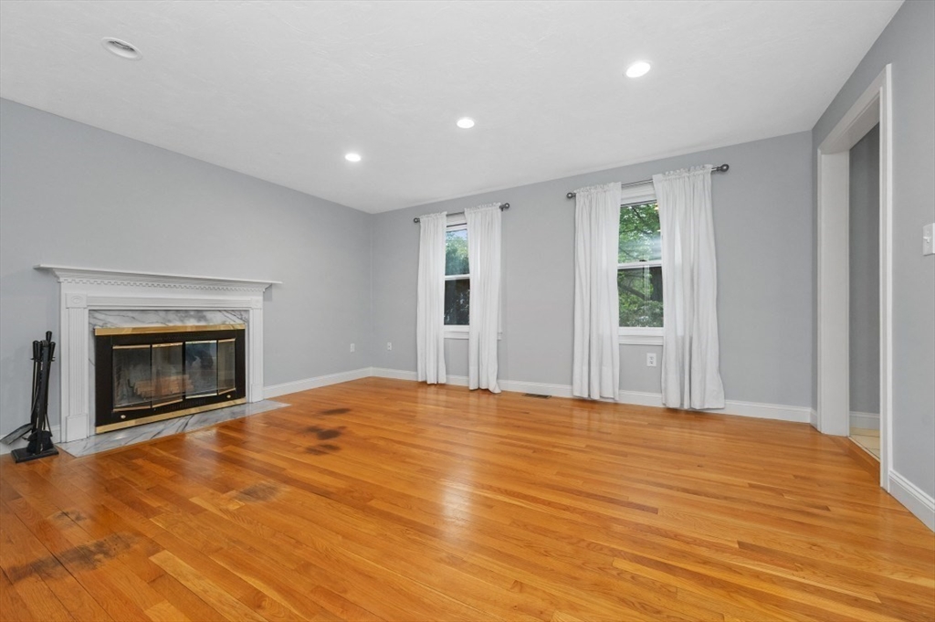 2 Minuteman Lane Wellesley, MA 02481 - Photo 11 of 39