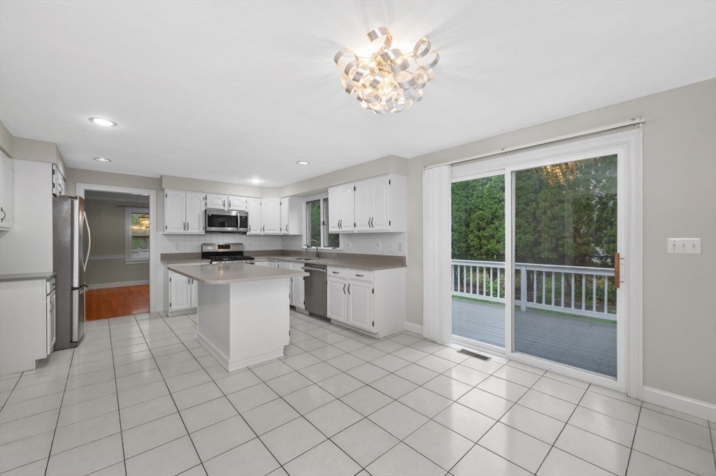 2 Minuteman Lane Wellesley, MA 02481 - Photo 13 of 39