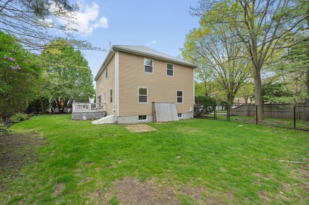 2 Minuteman Lane Wellesley, MA 02481 - Photo 3 of 39