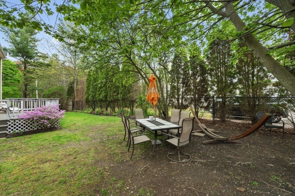 2 Minuteman Lane Wellesley, MA 02481 - Photo 4 of 39