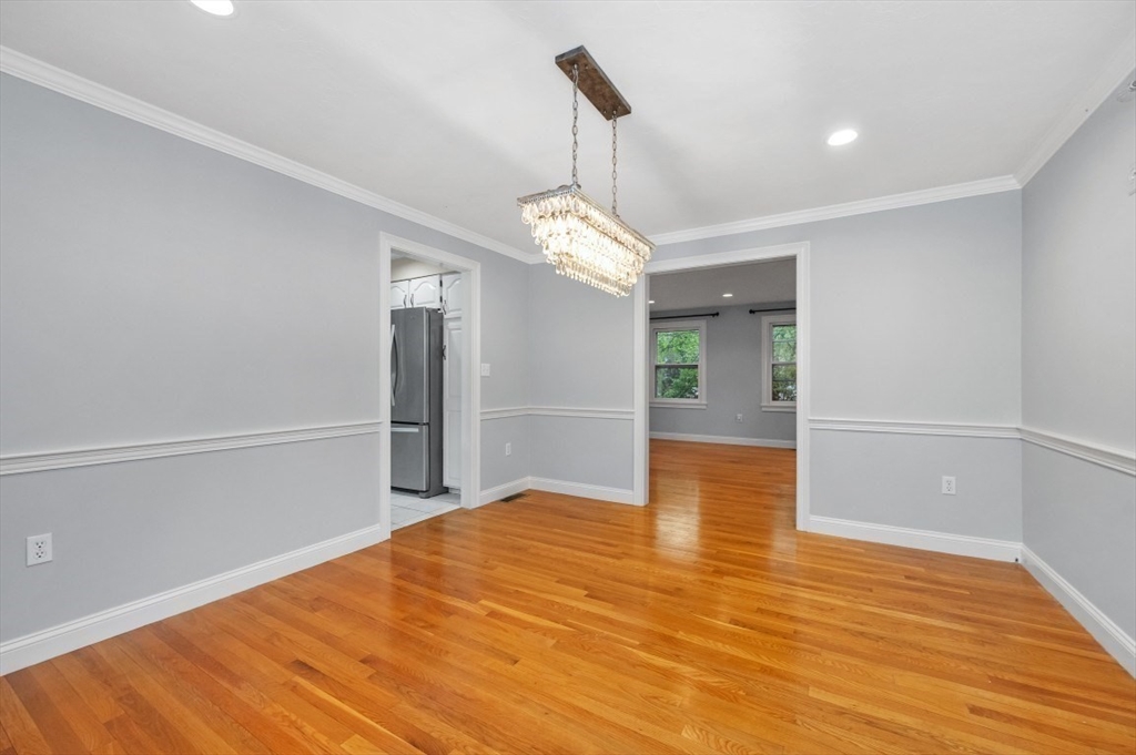2 Minuteman Lane Wellesley, MA 02481 - Photo 8 of 39