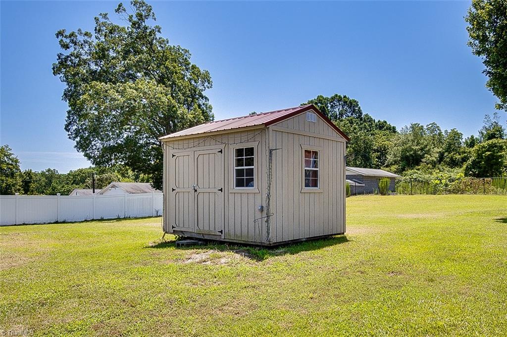258 Crestview Church Road Asheboro, NC 27205 - Photo 5 of 26 Gallery Image 5