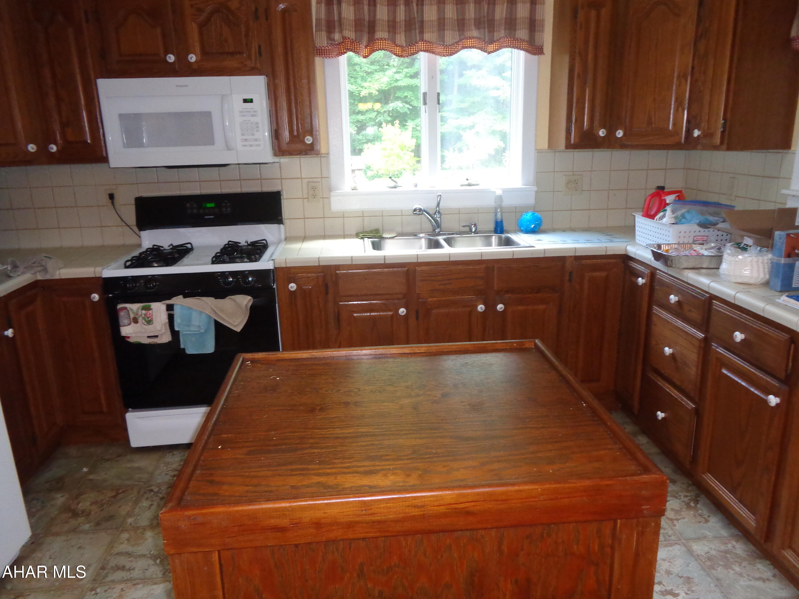 1305 Dry Run Road Duncansville, PA 16635 - Photo 2 of 50