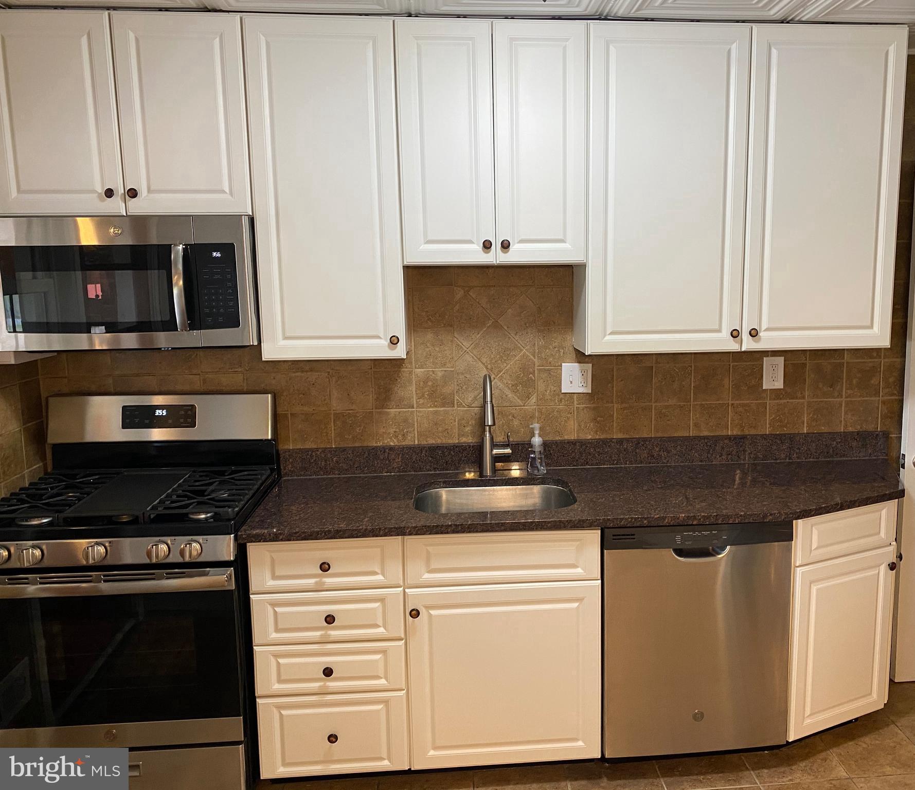 1736 Stokesley Road Baltimore, MD 21222 - Photo 10 of 36 Gallery Image 10