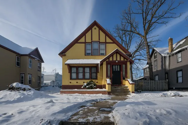 $209,900 | 707 6th Avenue South, St. Cloud, MN 56301