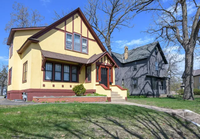 $209,900 | 707 6th Avenue South, St. Cloud, MN 56301