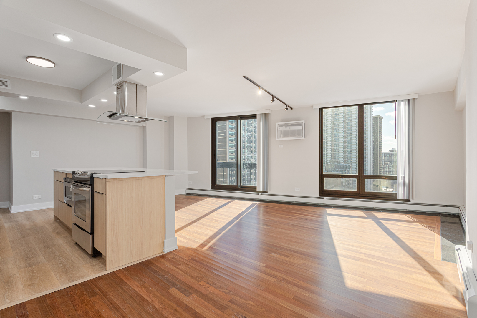 6166 North Sheridan Road, Unit 20K Chicago, IL 60660 - Photo 2 of 14 Gallery Image 2