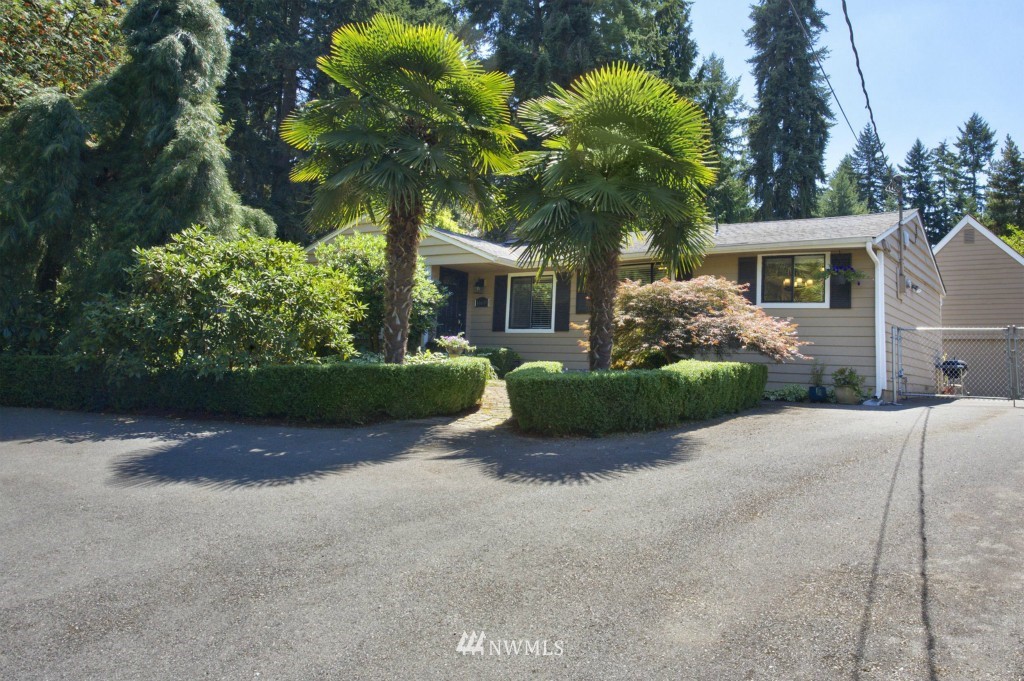 16649 Simonds Road Northeast Kenmore, WA 98028 - Photo 2 of 17