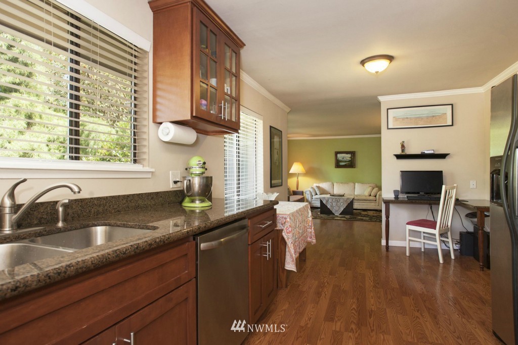 16649 Simonds Road Northeast Kenmore, WA 98028 - Photo 7 of 17