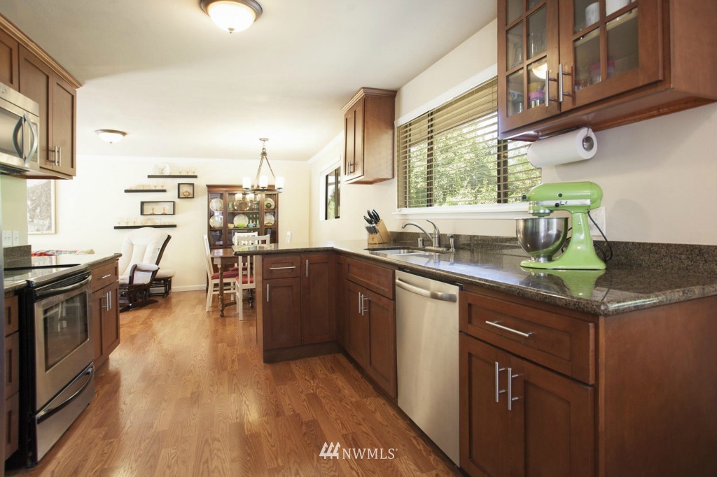 16649 Simonds Road Northeast Kenmore, WA 98028 - Photo 8 of 17