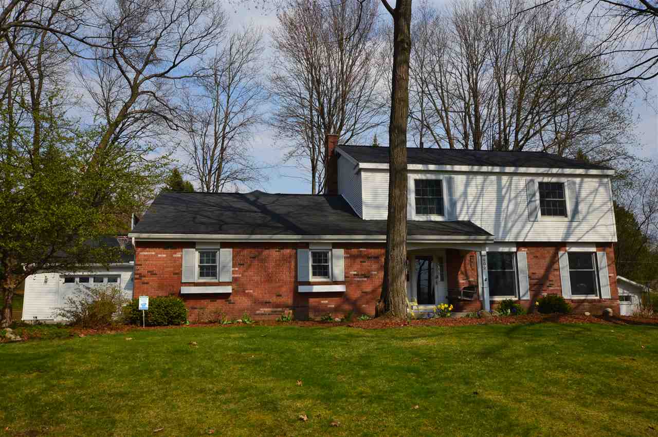 602 Bloomfield Road Traverse City, MI 49686 - Photo 2 of 67 1831156-1.JPG