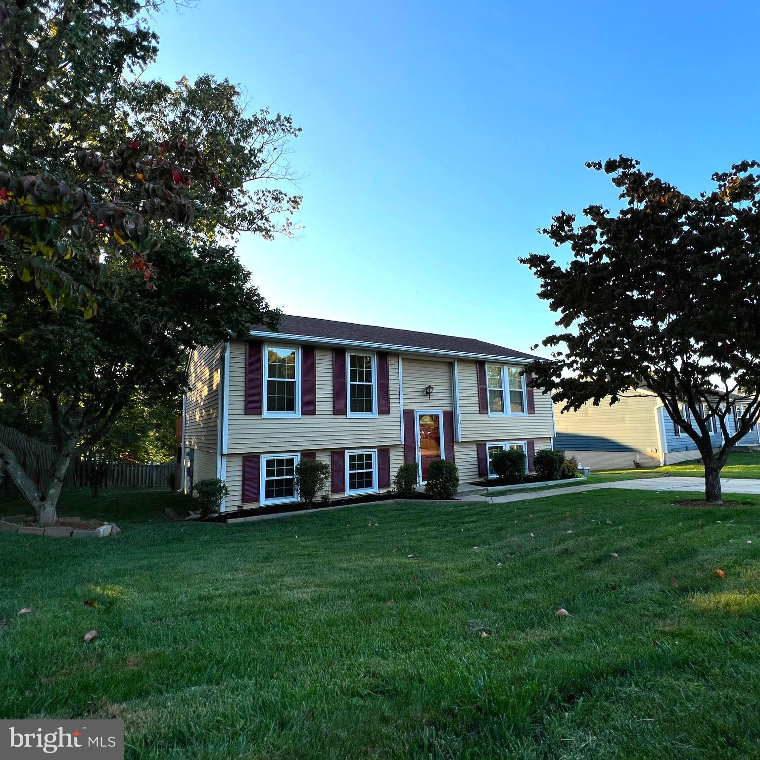 104 Sycamore Road Mount Airy, MD 21771 - Photo 3 of 26 Gallery Image 3