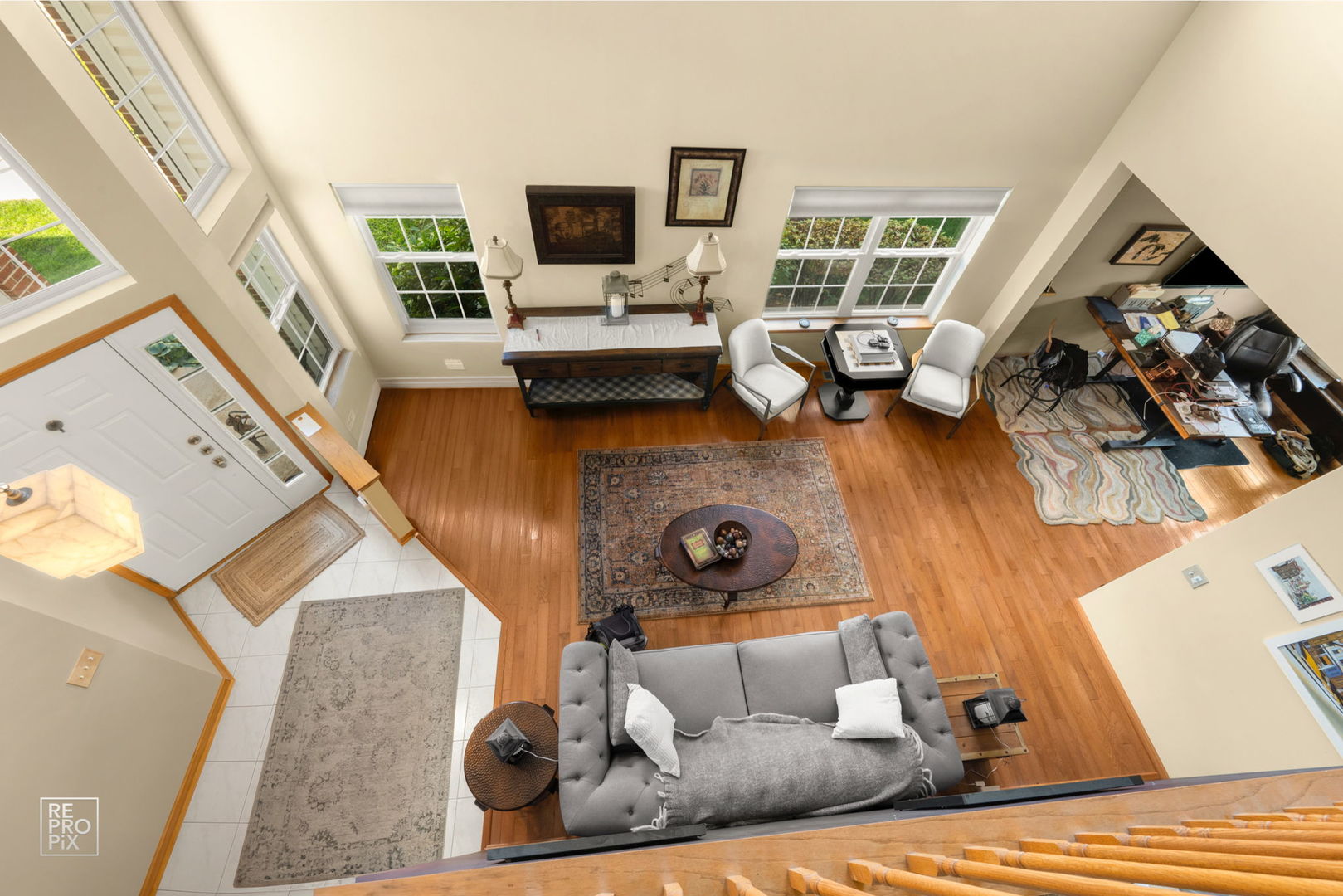 29 Bay Drive Itasca, IL 60143 - Photo 14 of 28 a living room with furniture and a flat screen tv