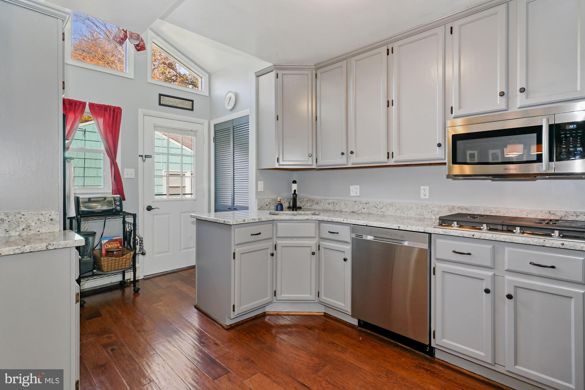 3139 Manor Road Falls Church, VA 22042 - Photo 12 of 31 Kitchen