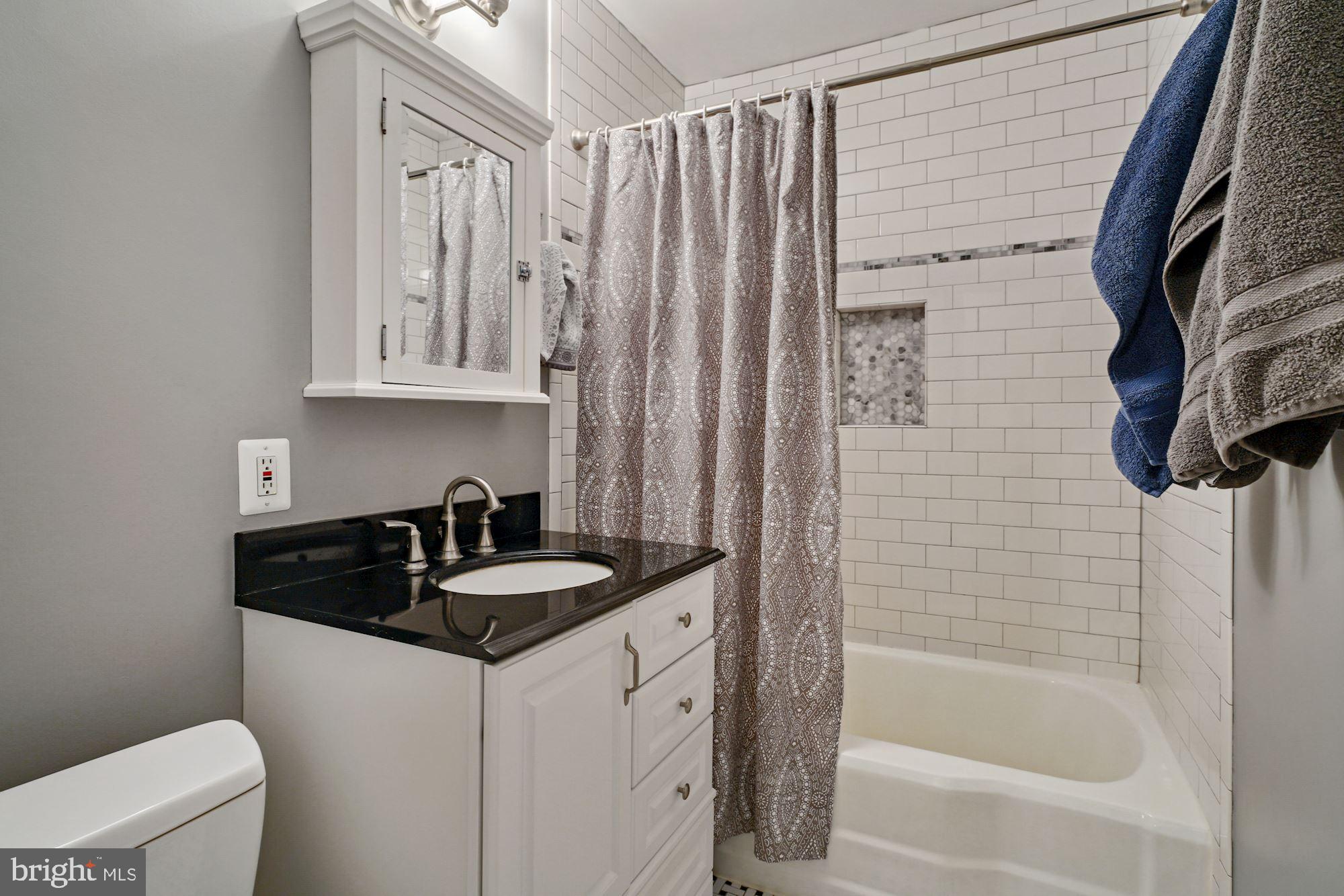 3139 Manor Road Falls Church, VA 22042 - Photo 19 of 31 Hall Bath
