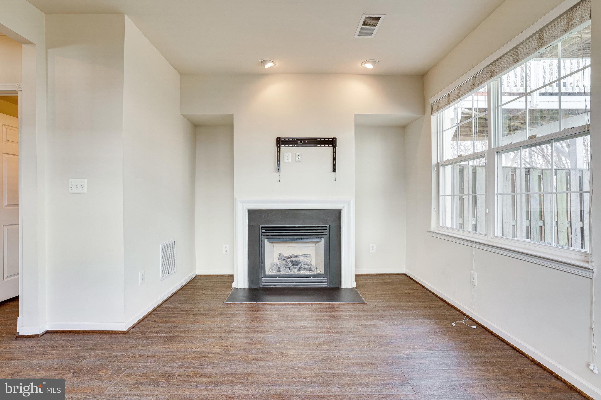 20391 Bass Rocks Terrace Ashburn, VA 20147 - Photo 8 of 41